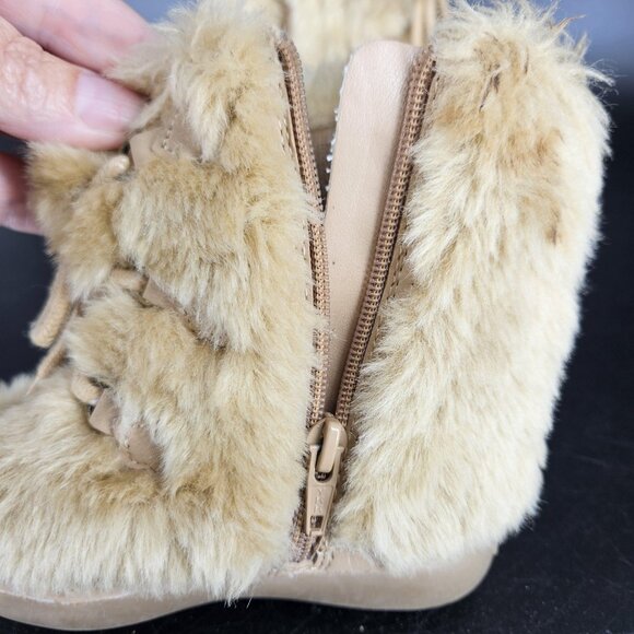 babyGap Faux Fur Boots Baby Size 6 Tan Plush Winter Shoes Zip Up Cozy Warm Shoes - Picture 5 of 10